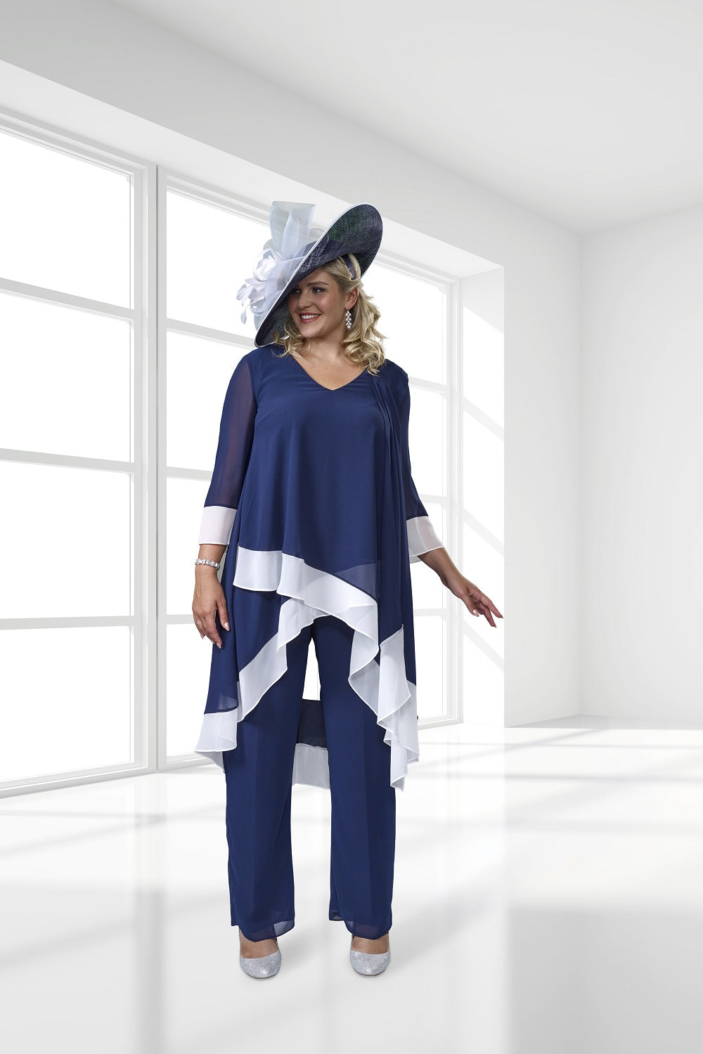 Stylish designer range chiffon pant suit for plus size women in our pant  suit collection. Navy and ivory. DU502.