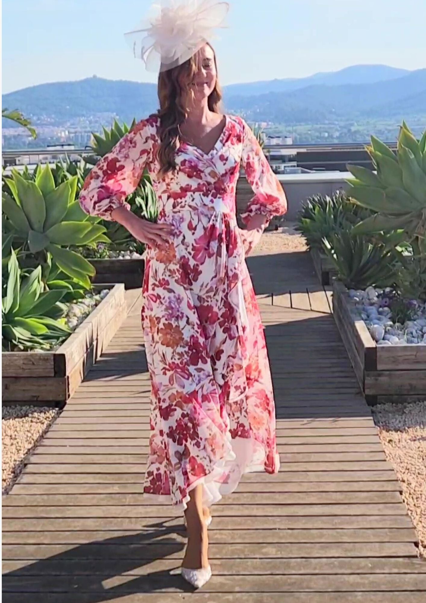 Lightweight chiffon dress with flattering fit and floral elegance