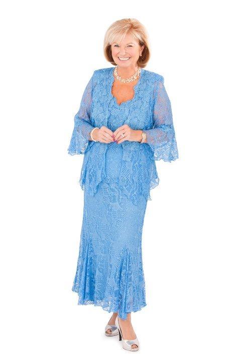 Mother of the bride lace outfit – 3-piece in soft Italian lace in soft blue